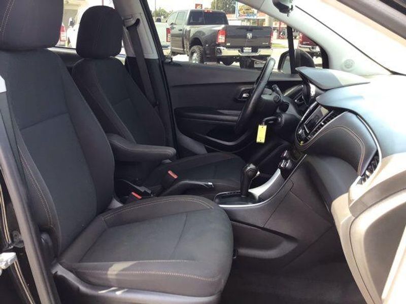 Used 2021 Chevrolet Trax LSImage 12