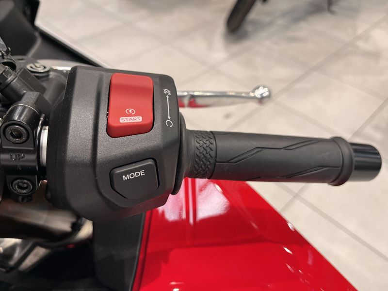 New 2025 Yamaha YZF-R9 Image 17