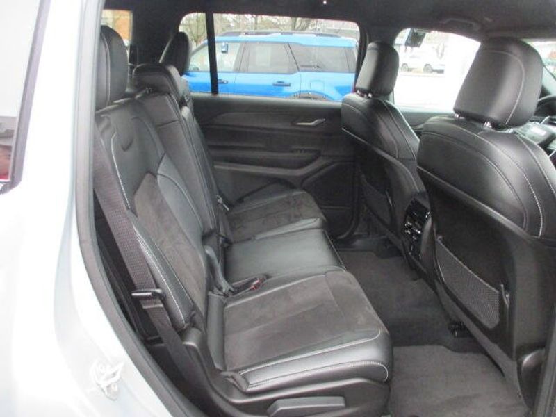 Used 2024 Jeep Grand Cherokee L AltitudeImage 26