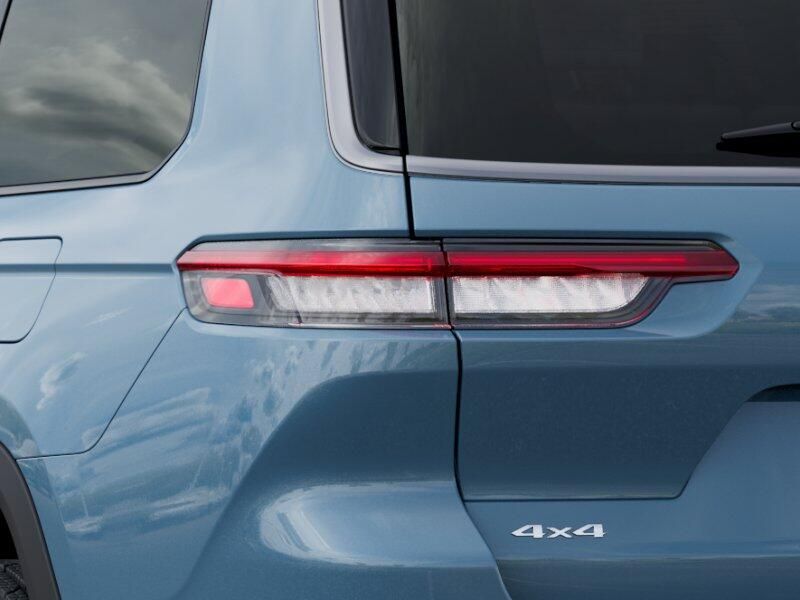 New 2026 Jeep Grand Cherokee L Limited 4x4Image 5