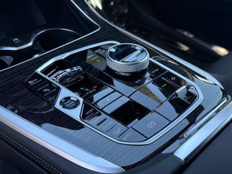 New 2026 BMW X7 xDrive40iImage 24