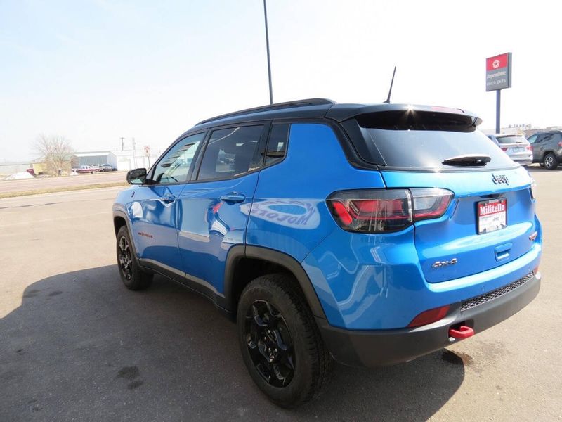 2023 Jeep Compass Trailhawk 4x4 4dr SUVImage 4