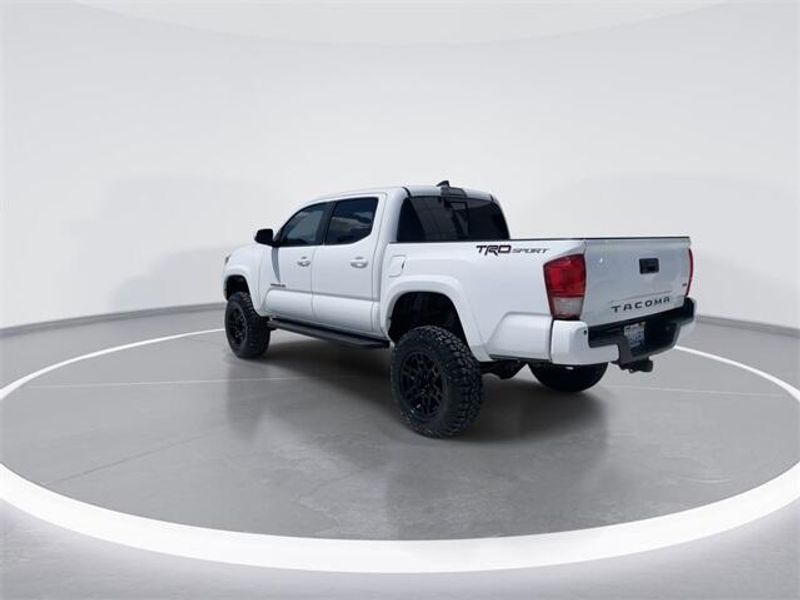 2017 Toyota Tacoma SR5Image 6