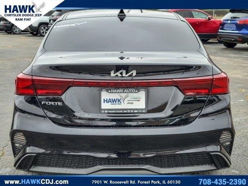 2023 Kia Forte LXS photo 2