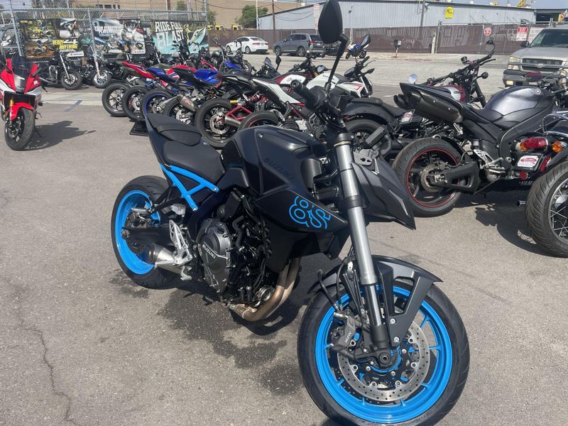 Used 2024 Suzuki GSX-8S CA Image 12