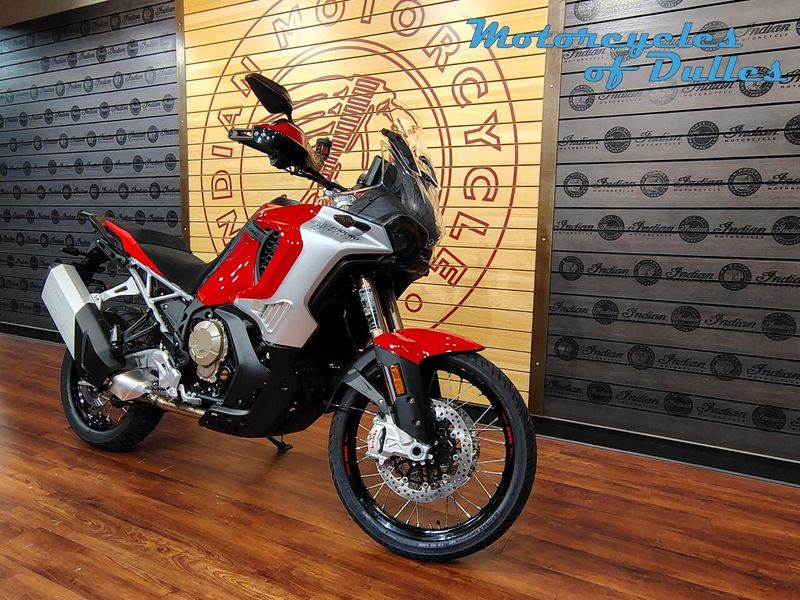 2024 MV Agusta Enduro Veloce Image 2