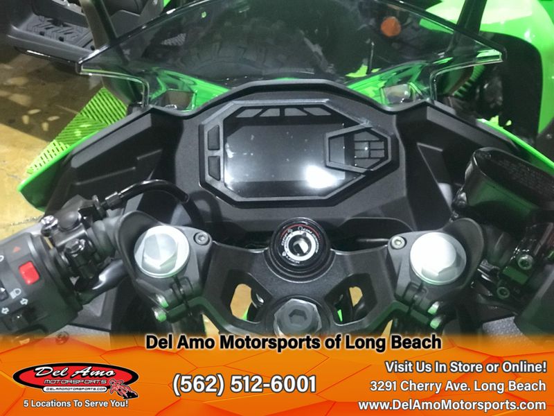 2025 Kawasaki NINJA 500 KRT EDITION Image 7