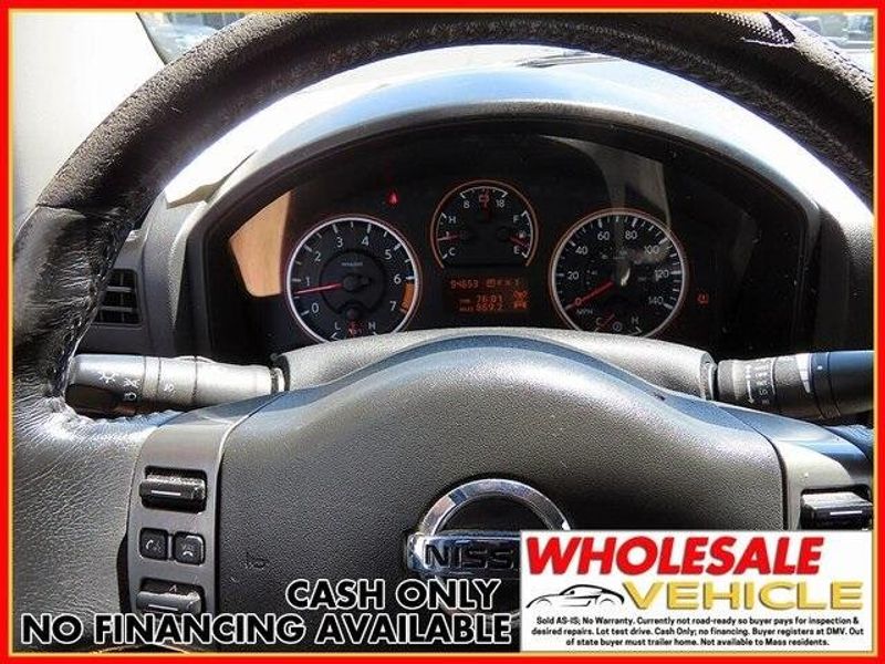 Used 2011 Nissan Titan SVImage 15