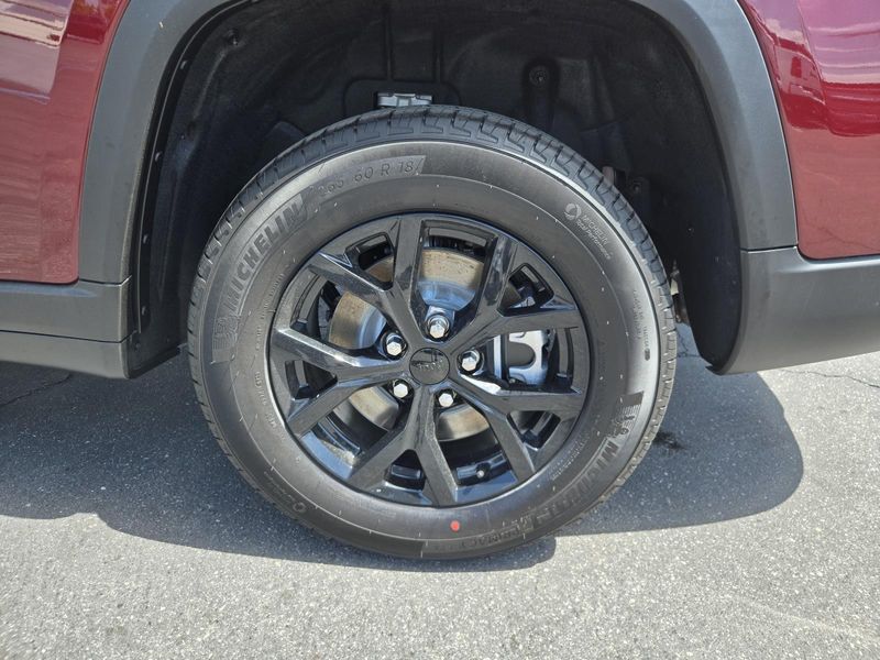 New 2026 Jeep Grand Cherokee L Laredo Altitude 4x4
