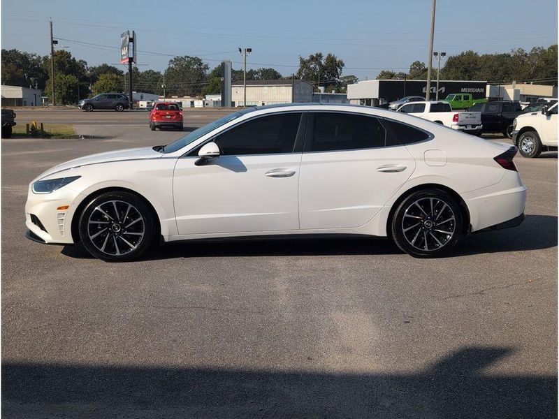 Used 2021 Hyundai Sonata LimitedImage 2