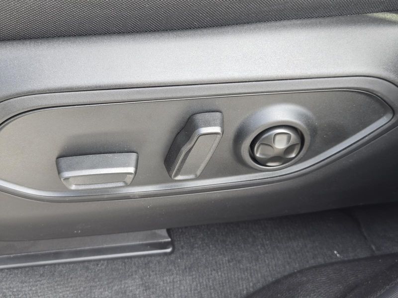 New 2026 Jeep Grand Cherokee L Laredo X 4x2