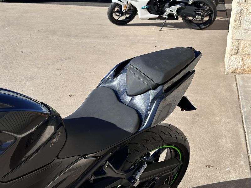 USED 2022 KAWASAKI NINJA 400 ABS Image 4