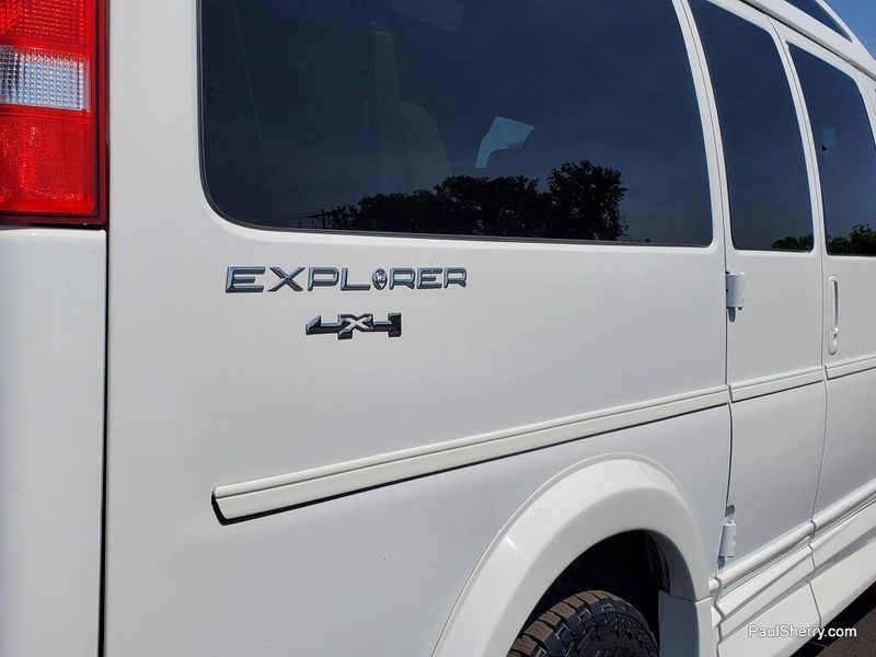 2020 GMC Savana Cargo Image 14