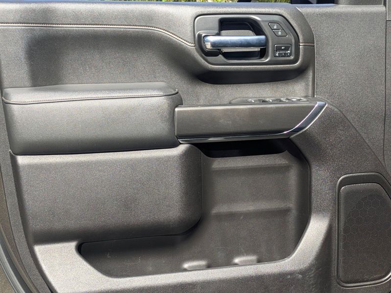2023 Gmc Sierra HD AT4 photo 11