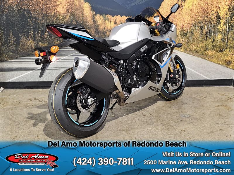 New 2025 Suzuki GSX-R1000 Image 2