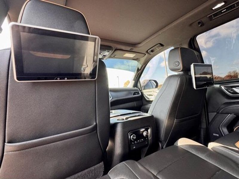 Used 2022 GMC Yukon AT4Image 23