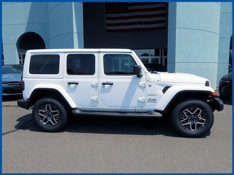 2024 Jeep Wrangler SaharaImage 3