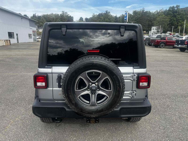 2018 Jeep Wrangler Unlimited Sport S photo 4