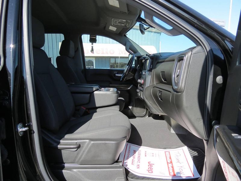 Used 2022 Chevrolet Silverado 2500HD LT 4x4 4dr Crew Cab SBImage 24