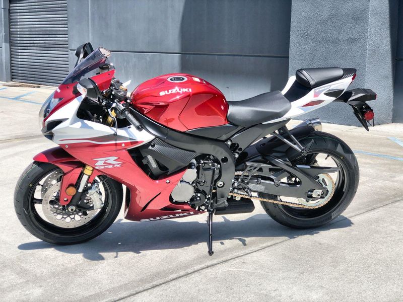 New 2027 Suzuki GSX-R750 Image 14