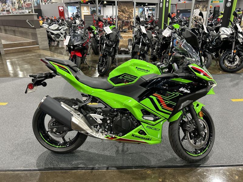 2024 Kawasaki NINJA 500 KRT EDITION SE ABS  in a LIME GREEN/EBONY exterior color. Del Amo Motorsports of Redondo Beach (424) 390-7811 delamomotorsports.com 