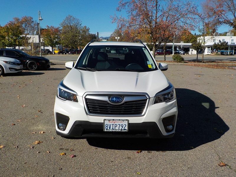 2021 Subaru Forester Premium photo 2