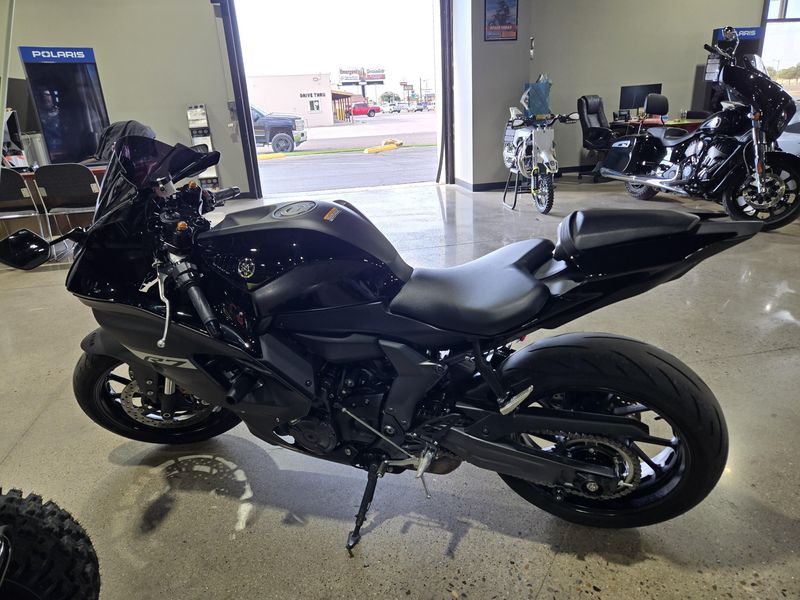 Used 2024 Yamaha YZFR7 Image 4