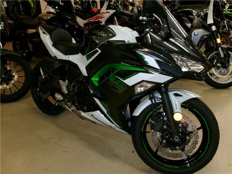 2022 Kawasaki Ninja 650Image 2