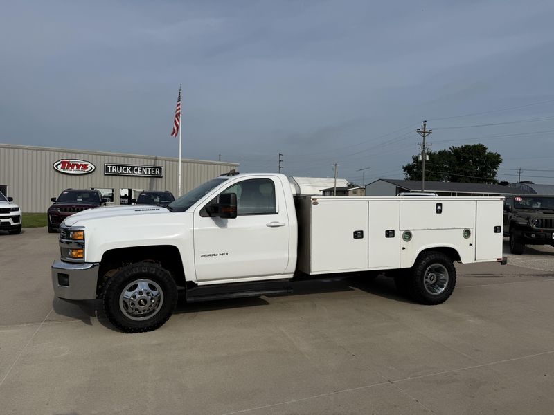 Used 2017 Chevrolet Silverado 3500HD Chassis LTImage 18