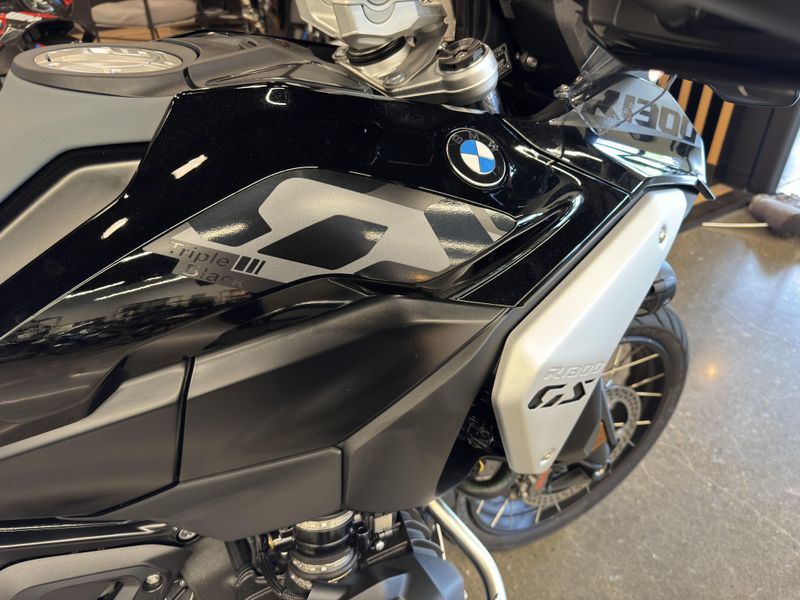 2025 BMW R 1300 GS - TRIPLE BLACK - BLACK STORM METALLIC 
