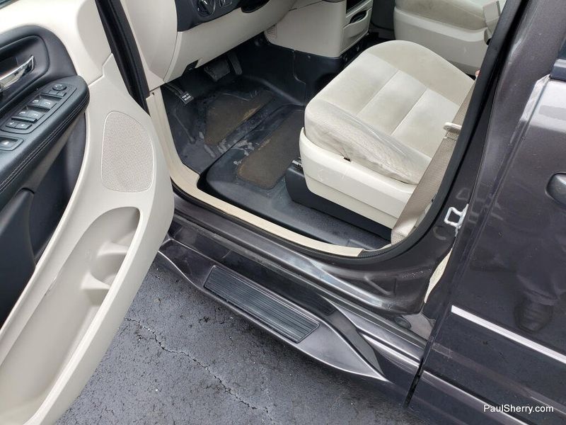 Used 2015 Dodge Grand Caravan SE