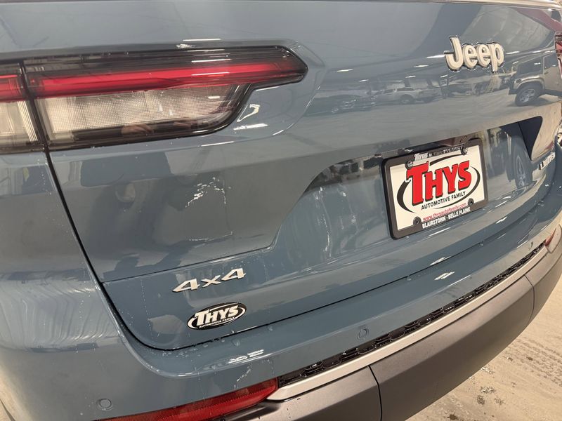 New 2026 Jeep Grand Cherokee L Limited 4x4Image 5