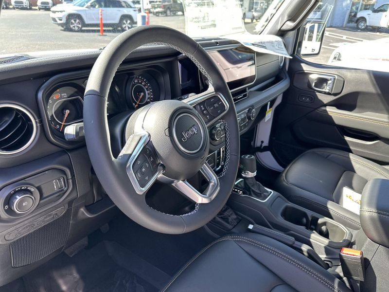 2025 Jeep Wrangler 4-door SaharaImage 23