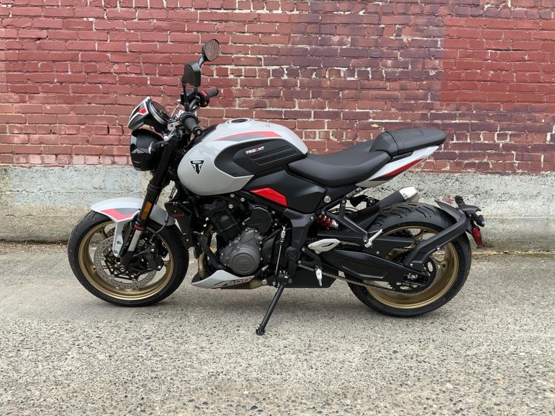 2026 Triumph TRIDENT 800