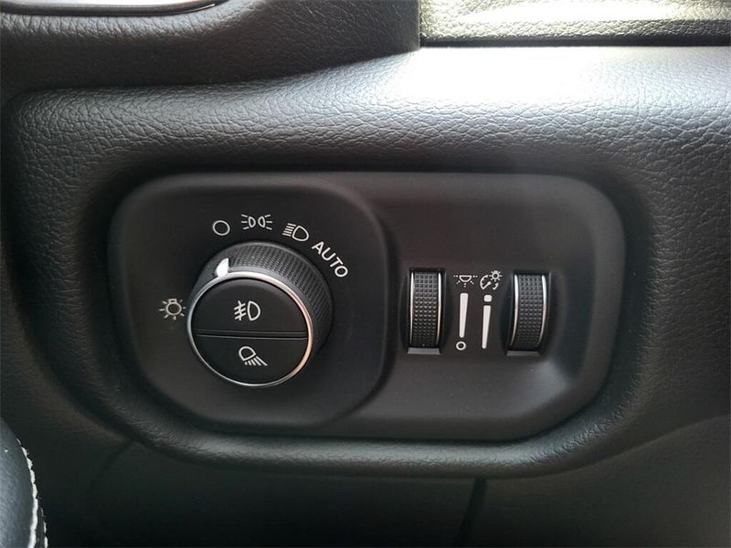 2024 RAM 2500 LaramieImage 10
