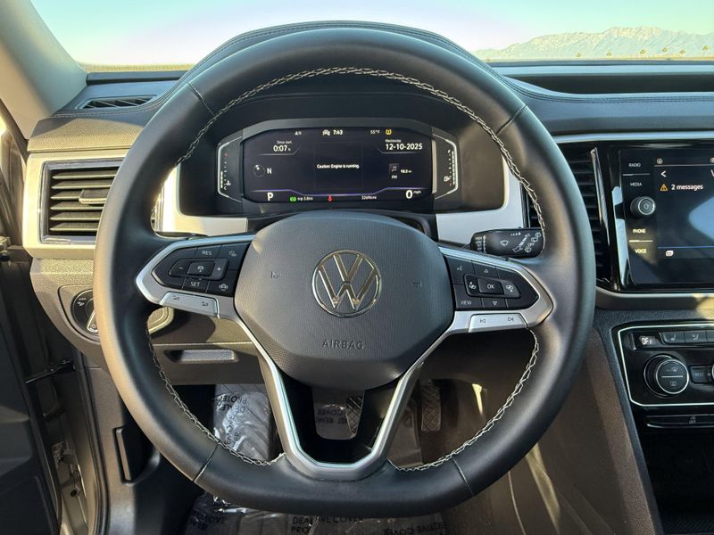 Used 2022 Volkswagen Atlas 2.0T SE w/TechnologyImage 17