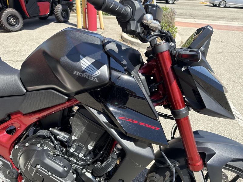 New 2026 Honda CB750 HORNET E-CLUTCH Image 15