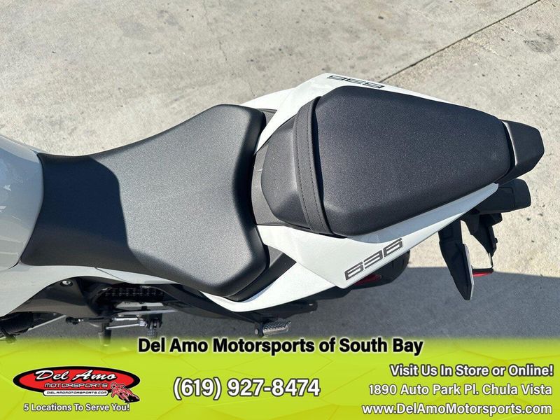 New 2025 Kawasaki NINJA ZX-6R ABS Image 13