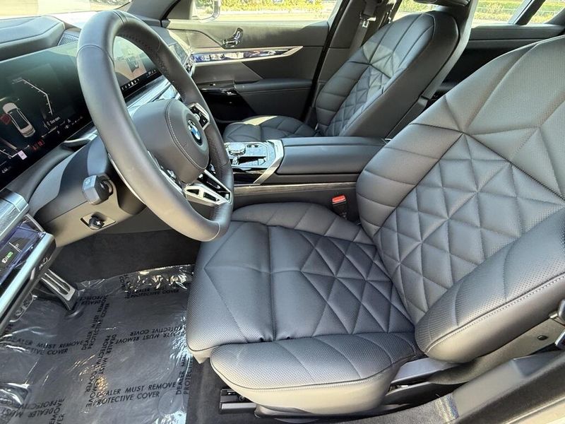 2025 BMW 7 Series 740iImage 20