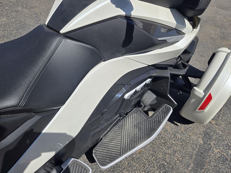 NEW 2026 CAN-AM SPYDER RT SEATOSKY Image 21