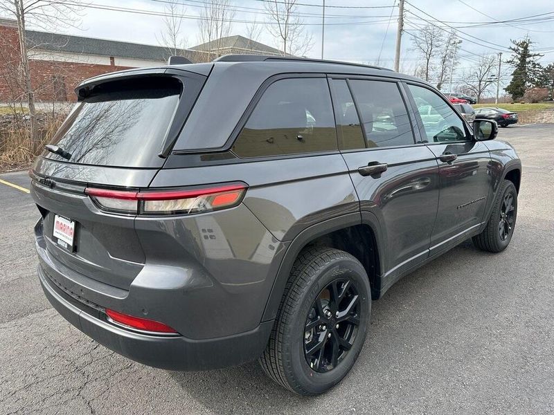 2025 Jeep Grand Cherokee Altitude X 4x4Image 8