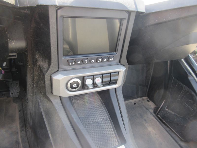 USED 2024 POLARIS SLINGSHOT SL AUTODRIVE Image 18