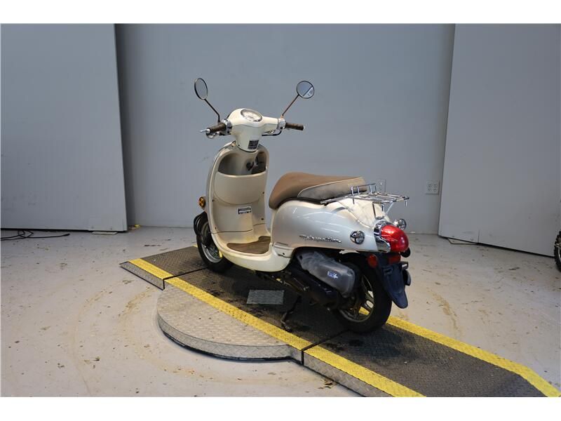 Used 2014 Honda Metro Image 5
