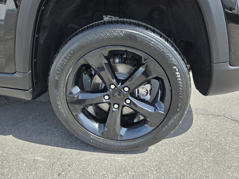 Used 2023 Jeep Grand Cherokee Altitude 4x4