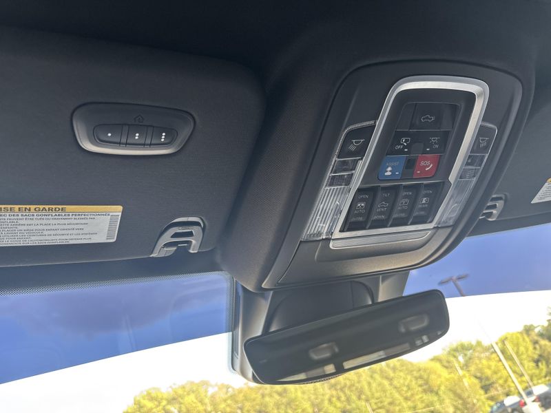 Used 2020 RAM 1500 LimitedImage 28