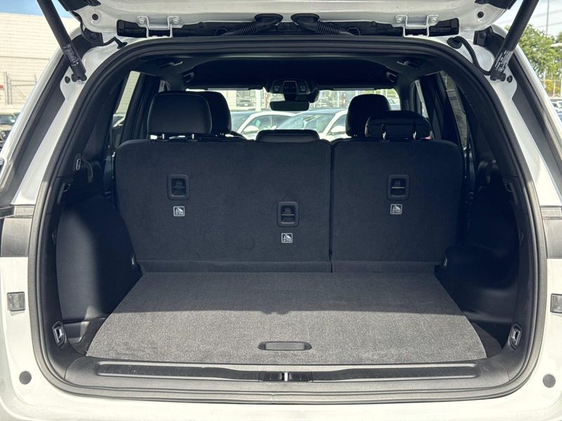 New 2026 Jeep Grand Cherokee Laredo Altitude 4x4
