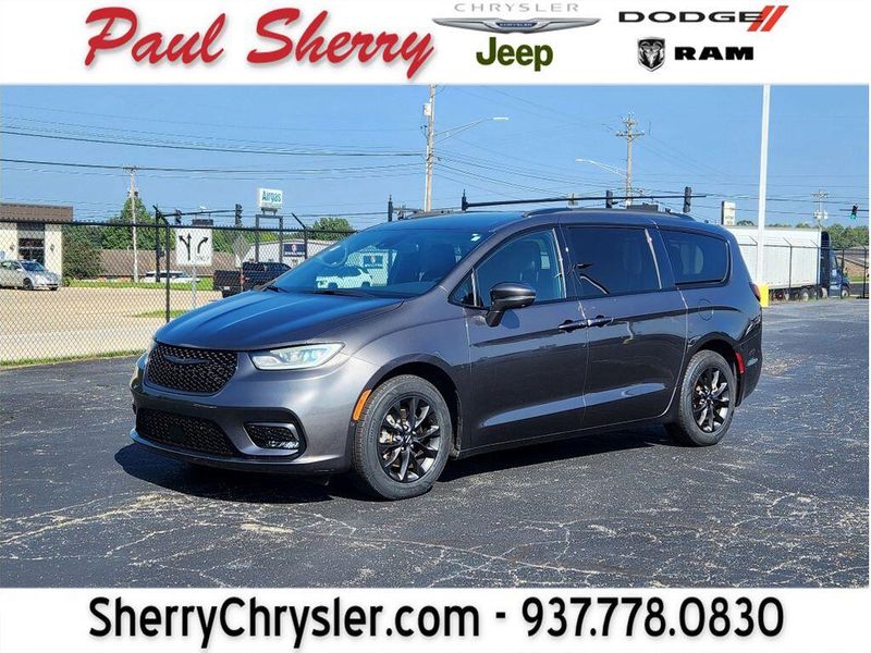 Used 2021 Chrysler Pacifica Touring L S