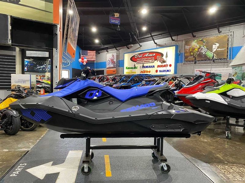 2023 Sea-Doo 66PF  in a DAZZLING BLUE exterior color. Del Amo Motorsports delamomotorsports.com 