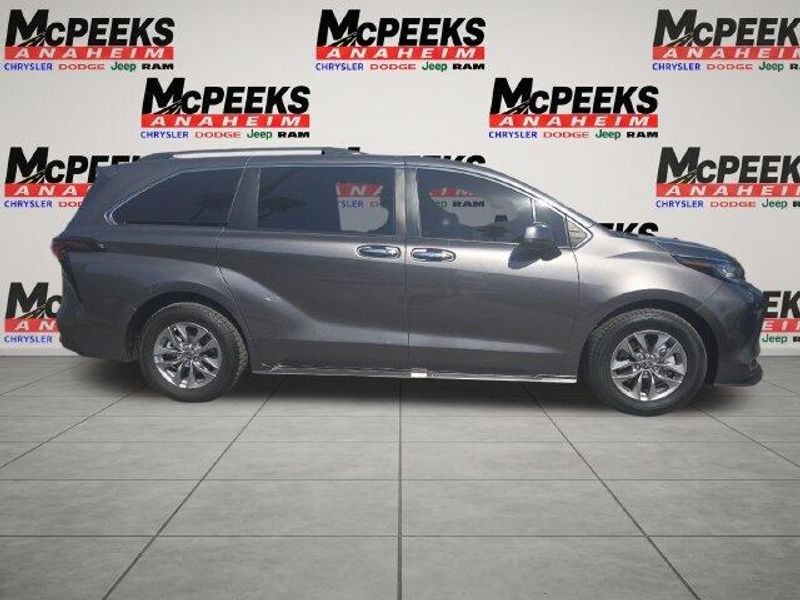 Used 2023 Toyota Sienna XLEImage 6