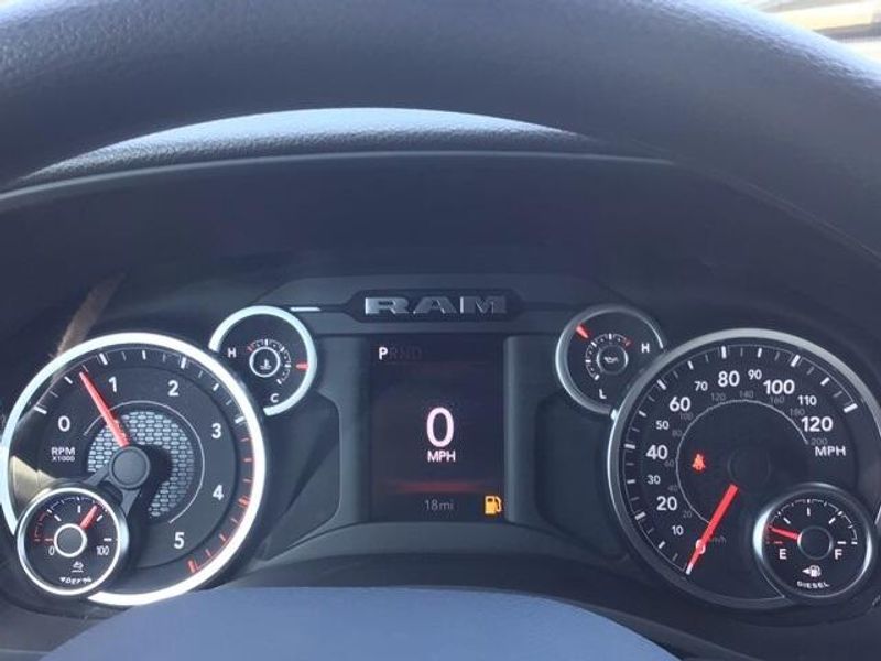 2025 RAM 2500 Tradesman Crew Cab 4x4 8